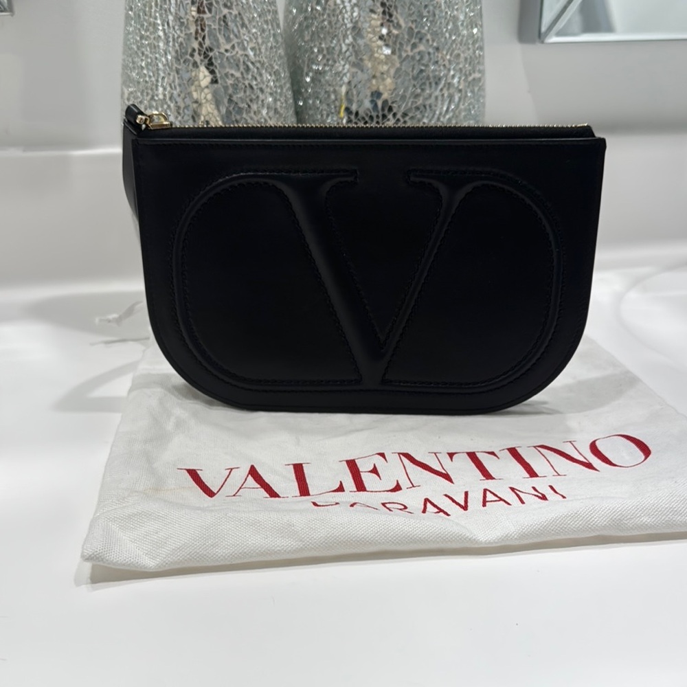 Valentino Garavani Black Crescent Clutch - Picture 2 of 8